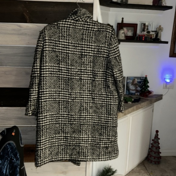 Houndstooth Winter Coat - Medium size - Picture 6 of 12